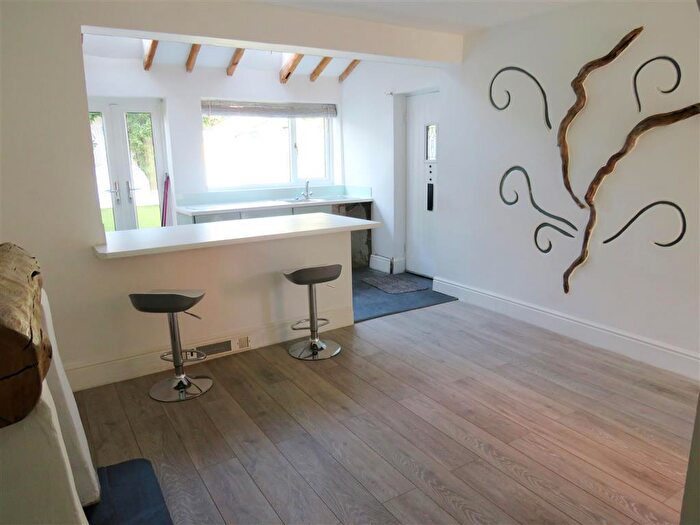 2 Bedroom Semi Detached House To Rent In Tennyson Avenue, Thorne, Doncaster, DN8