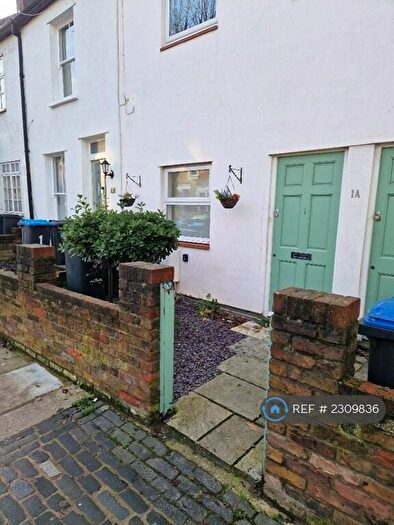 2 Bedroom Flat To Rent In Churchbury Road, Enfield, EN1