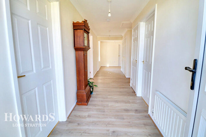 3 Bedroom Bungalow For Sale In Sneath Road, Aslacton, NR15