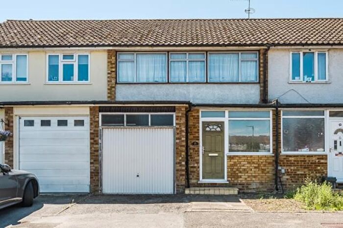 2 Bedroom Semi Detached House For Sale In Maxwell Road, Ashford, TW15