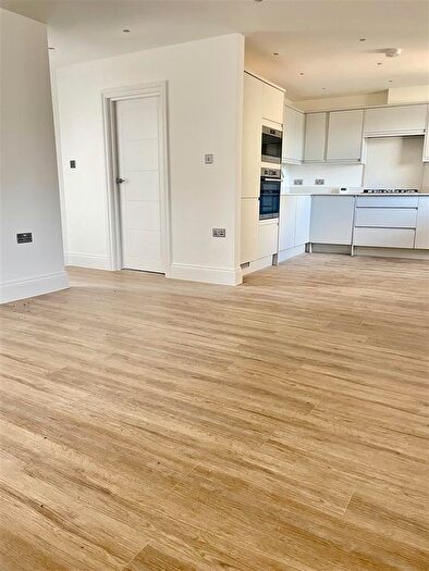 2 Bedroom Flat To Rent In Rye Lane, London, SE15