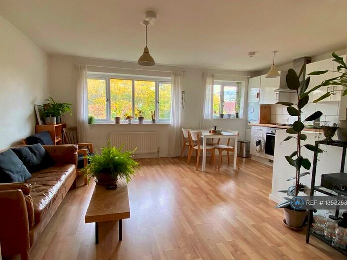 1 Bedroom Flat To Rent In Allendale Close, London, SE5