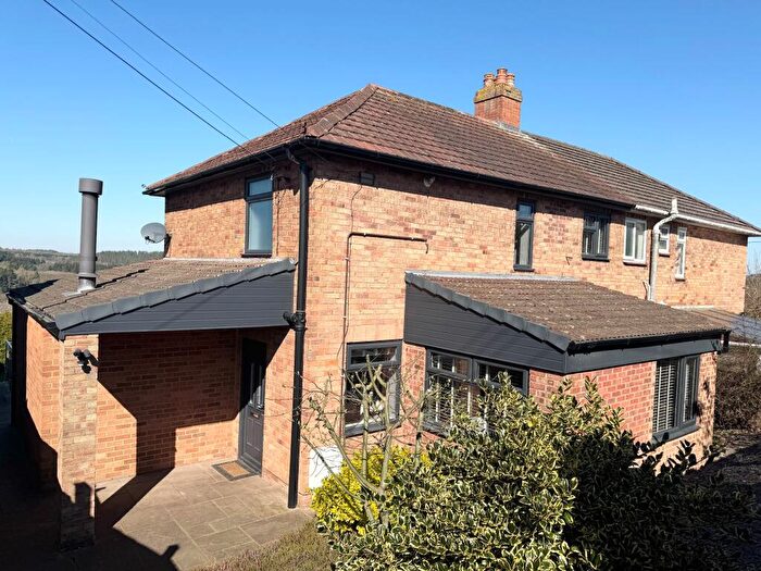 3 Bedroom Semi Detached House To Rent In Meendhurst Road, Cinderford, GL14