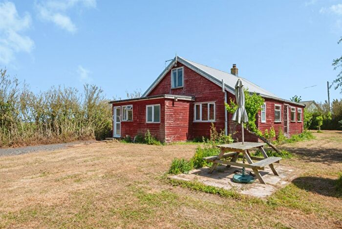 4 Bedroom Detached House For Sale In North East Riverbank, Potter Heigham, Great Yarmouth, NR29