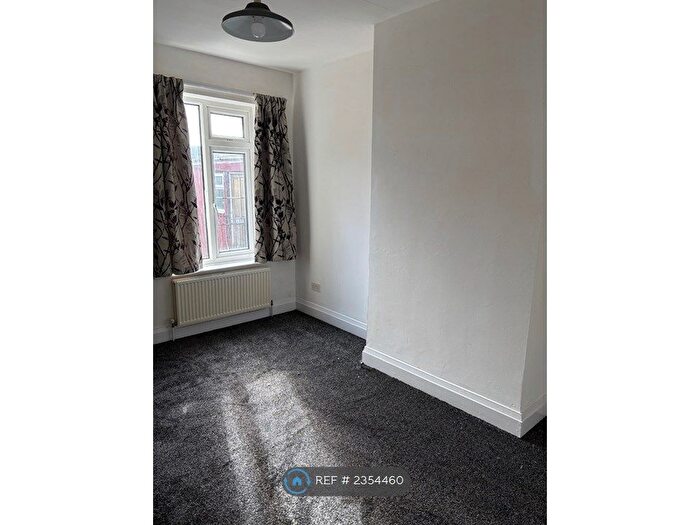 1 Bedroom Flat To Rent In Top, Scunthorpe, DN15