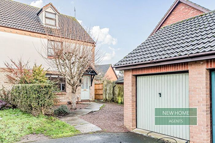3 Bedroom End Terrace House For Sale In Essex Close Powick, Worcester, WR2