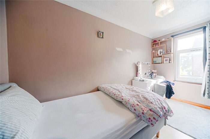 3 Bedroom Terraced House For Sale In Avenue Road, London, N15