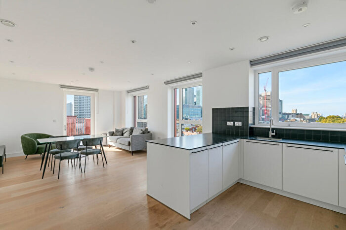 2 Bedroom Flat To Rent In Quest House South, Escapade Place, Tower Hamlets, London, E14