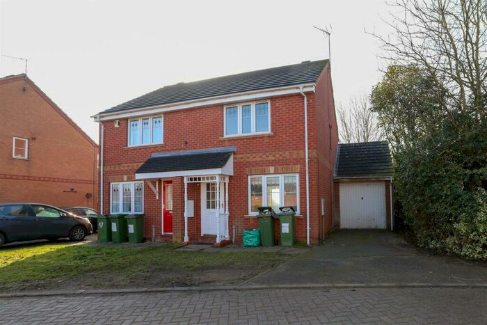 3 Bedroom Semi-Detached House To Rent In Gavin Close, Leicester, LE3