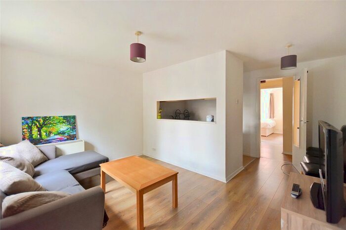 1 Bedroom Flat To Rent In Achilles Close, London, SE1