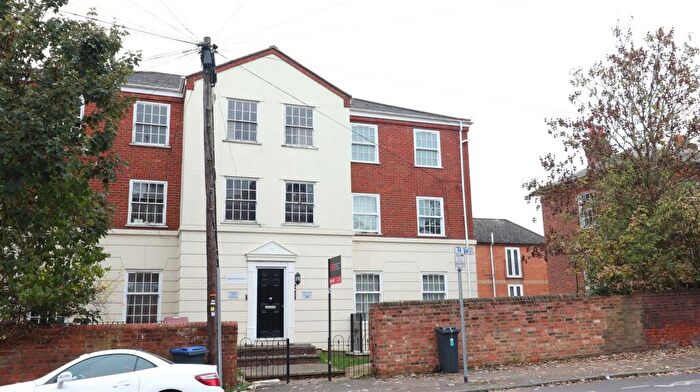 2 Bedroom Flat To Rent In Seafield Court, Russell Street, Reading, RG1