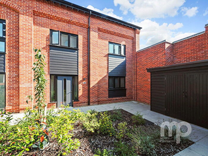 2 Bedroom Apartment For Sale In Granary Close, Wymondham, Norfolk, NR18
