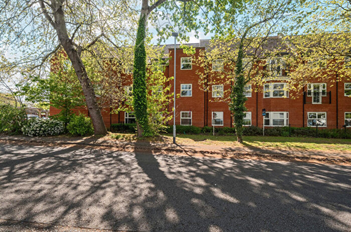 2 Bedroom Apartment For Sale In Ashville Way, Wokingham, Berkshire, RG41