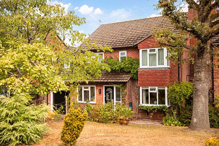 5 Bedroom Detached House For Sale In The Oaks, East Grinstead, RH19