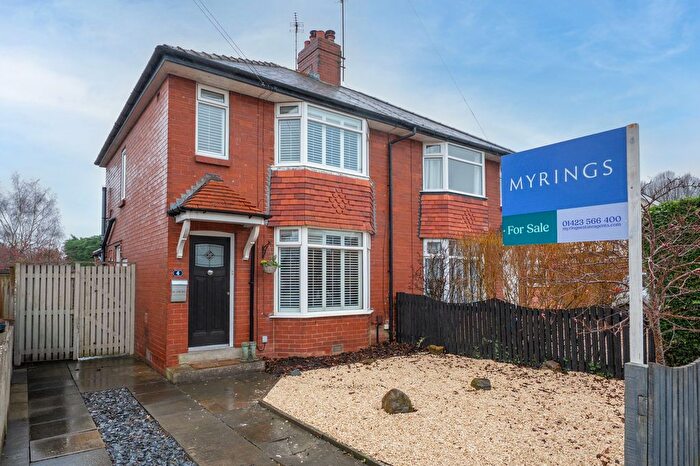 3 Bedroom Semi Detached House For Sale In Hill Top Avenue, Harrogate, HG1