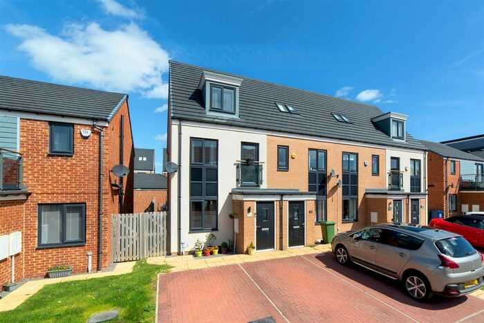 3 Bedroom End Of Terrace House To Rent In Greville Gardens, Great Park, Newcastle Upon Tyne, NE13