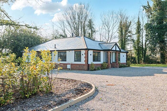 3 Bedroom Bungalow For Sale In Orestan Lane, Effingham, KT24