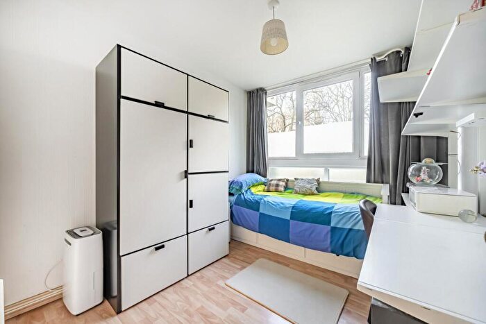 2 Bedroom Flat For Sale In Inglemere Road, Forest Hill, SE23