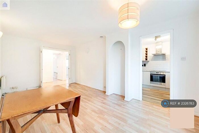 2 Bedroom Flat To Rent In Brymay Close, London, E3