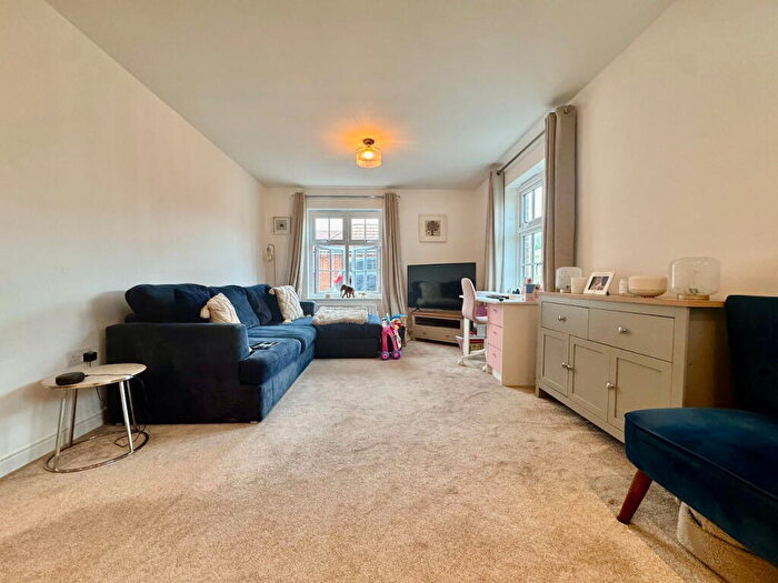 2 Bedroom Flat For Sale In Heath Grove, Herne Bay, CT6