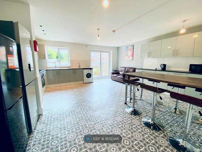 7 Bedroom Semi-Detached House To Rent In Eagle Street, Leamington Spa, CV31