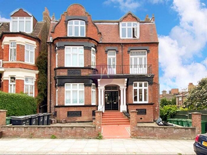 Studio To Rent In Parsifal Road, West Hampstead, London, NW6