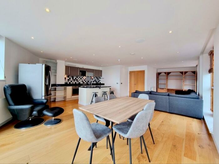 2 Bedroom Apartment To Rent In Augustus Street, London, NW1