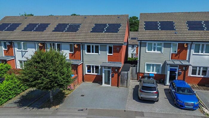 4 Bedroom Terraced House For Sale In Hanbury Lane, Haywards Heath, RH16
