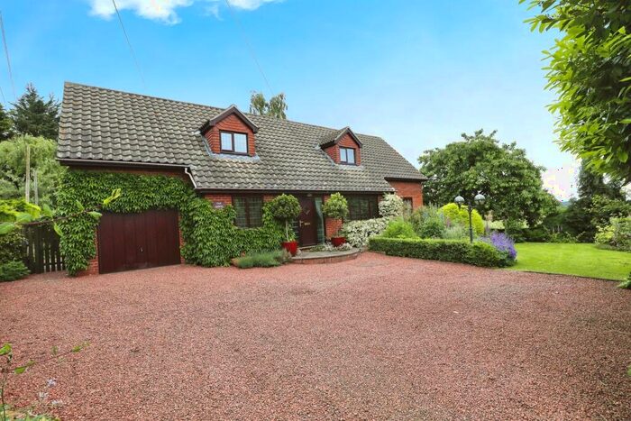 4 Bedroom Detached House For Sale In Marsh Lane, Saundby, Retford, DN22