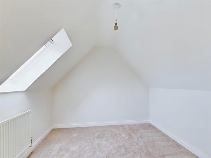 5 Bedroom Semi-detached House To Rent In Waterside Drive, Mounsorrel, LE12