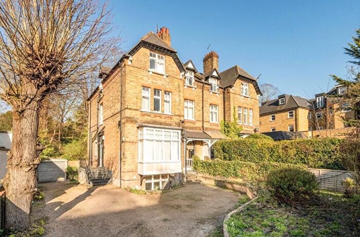 2 Bedroom Apartment For Sale In Lower Camden, Chislehurst, Kent, BR7