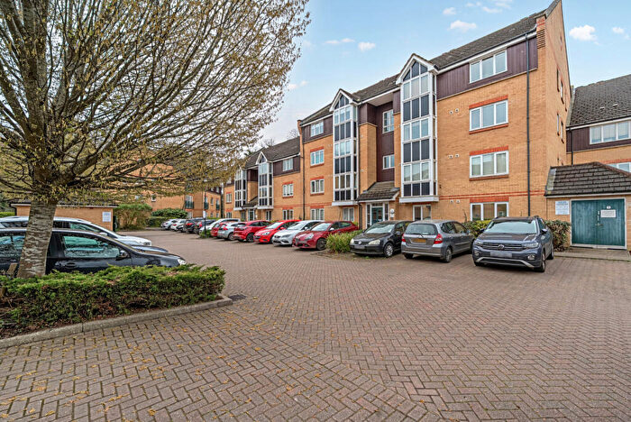 2 Bedroom Flat For Sale In Faraday Road, Guildford, GU1