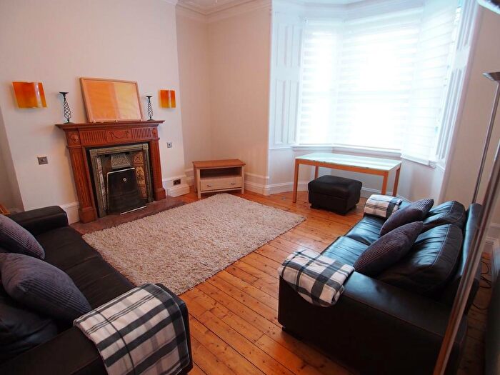 3 Bedroom Flat To Rent In Whitehall Road, Aberdeen, AB25