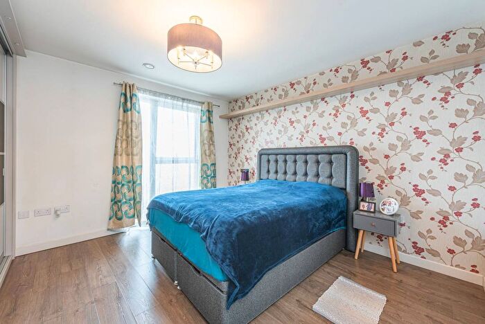 2 Bedroom Flat To Rent In Moorhen Drive, Hendon, London, NW9