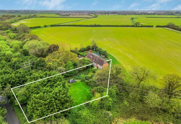 3 Bedroom Semi-Detached House For Sale In Jury Farm Cottage, Sidlesham, Chichester, PO20