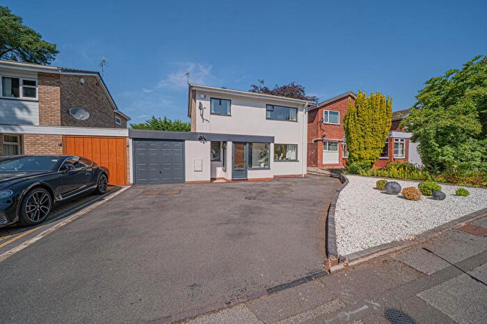 3 Bedroom Detached House For Sale In Beauchamp Road, Solihull, B91
