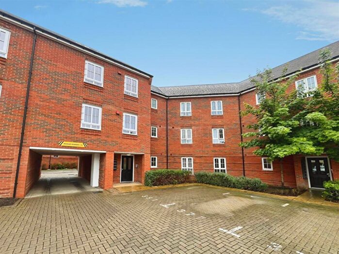 2 Bedroom Flat For Sale In Dempsey Road, Wellesley, Aldershot, GU11