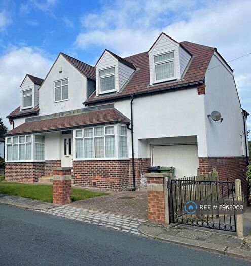5 Bedroom Detached House To Rent In Dingley Road, Huddersfield, HD3