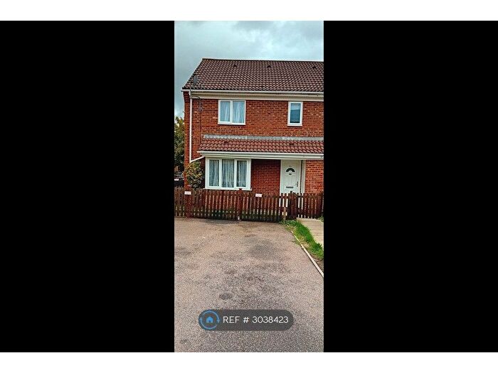 2 Bedroom Terraced House To Rent In The Paddocks, Bedford, MK45