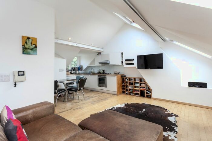 2 Bedroom Flat To Rent In Crescent Lane, London SW4