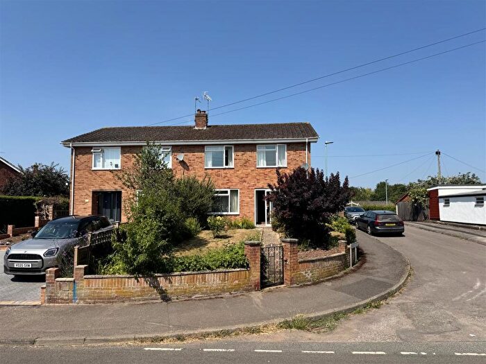 4 Bedroom Semi-Detached House For Sale In Cherry Bank, Newent, GL18
