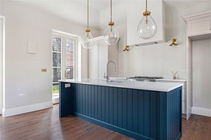 3 Bedroom Detached House For Sale In St Peters Mews The Parade, Marlborough, Wiltshire, SN8