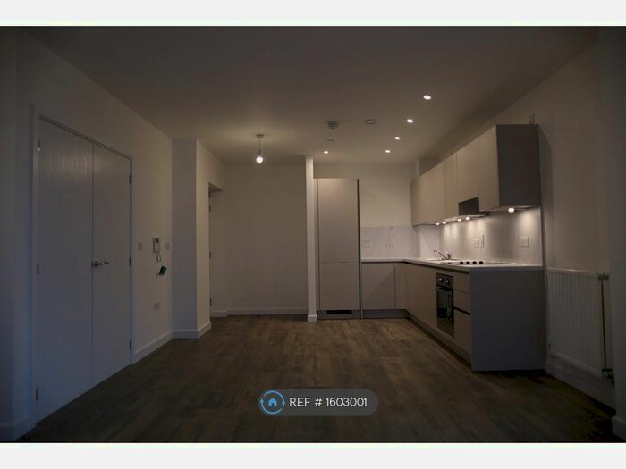 1 Bedroom Flat To Rent In East Acton, London, W3