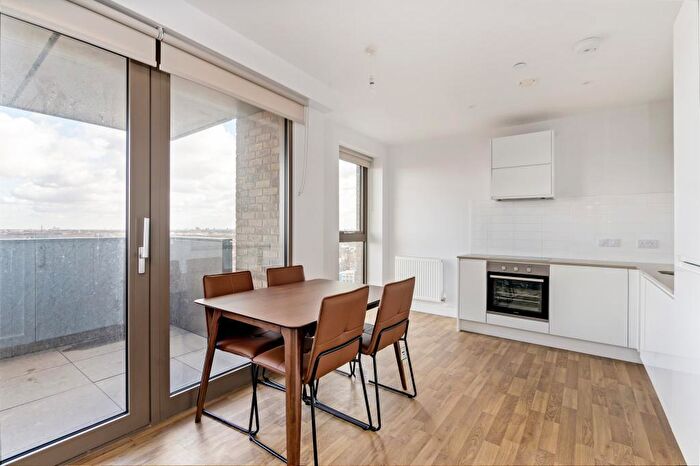 1 Bedroom Apartment To Rent In Apex Gardens, Seven Sisters London, N15
