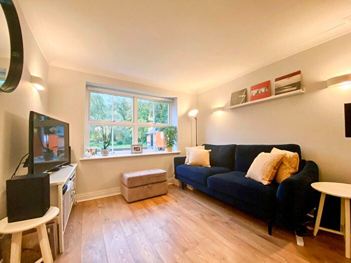 1 Bedroom Flat For Sale In Sheering Lower Road, Sawbridgeworth, CM21
