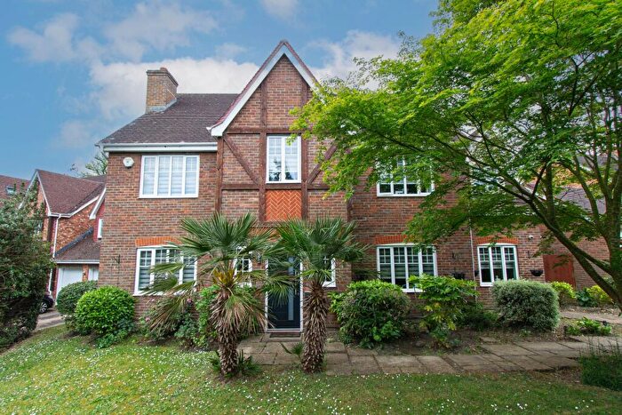 5 Bedroom Detached House For Sale In Kimpton Drive, Fleet, GU51