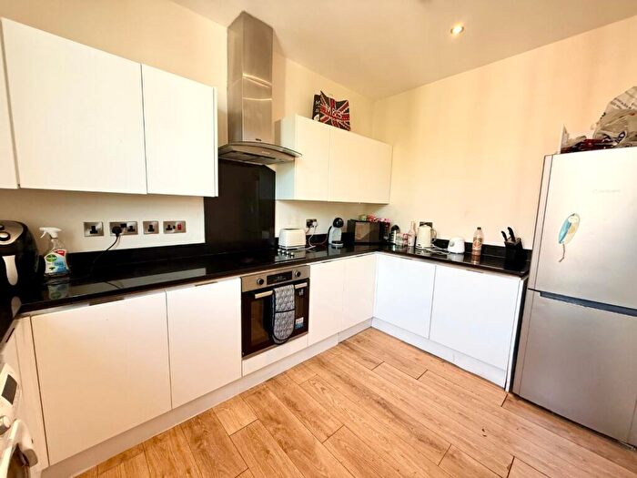 3 Bedroom Flat To Rent In Oxford Street, Nottingham, Nottinghamshire, NG1