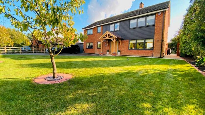 5 Bedroom Detached House For Sale In High Street, Yelling, St. Neots, Cambridgeshire, PE19