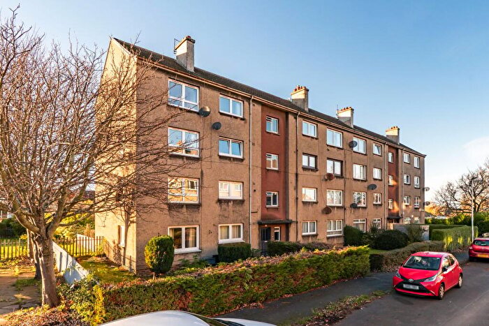2 Bedroom Flat For Sale In Bailie Terrace, Edinburgh, EH15