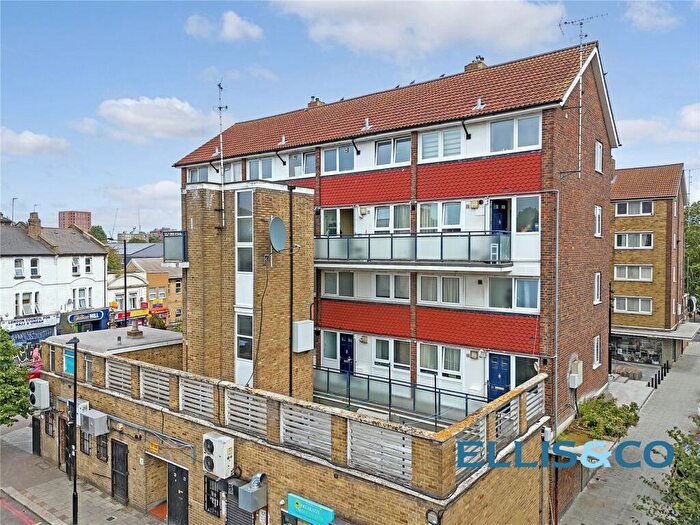 2 Bedroom Apartment To Rent In Walton Road, London, N15